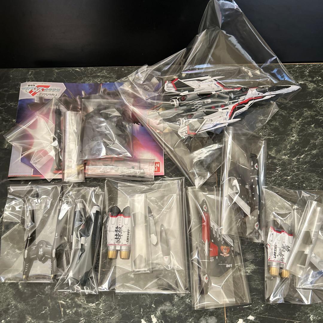 マクロス1/72VF-25Fトルネードメサイアバルキリー　プラモデル完成品