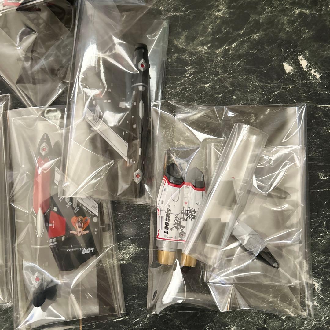 マクロス1/72VF-25Fトルネードメサイアバルキリー　プラモデル完成品