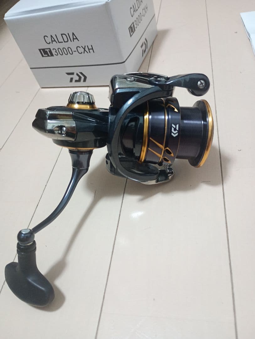 美品　ダイワ 21 カルディア LT3000-CXH DAIWA