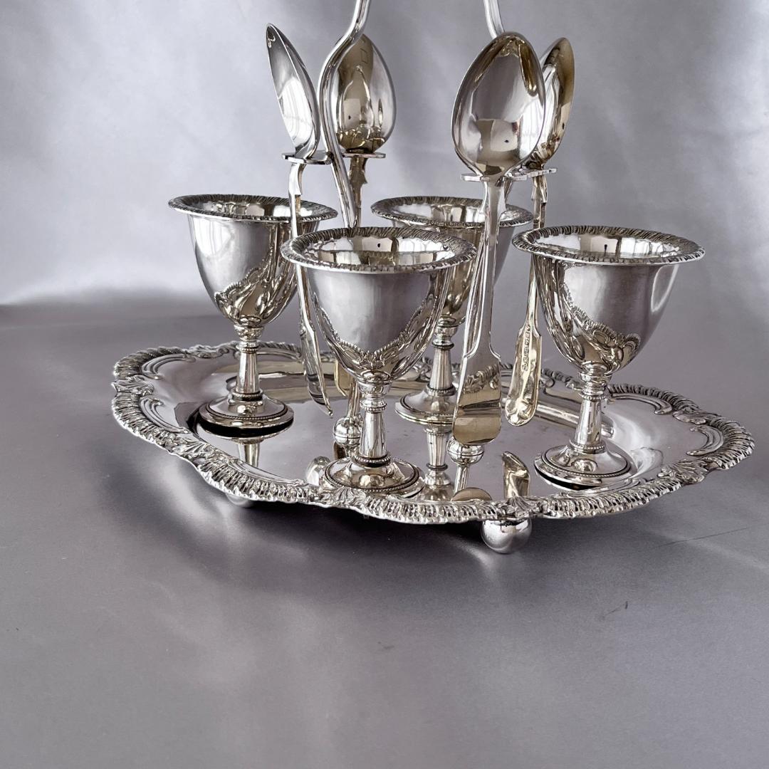 【英国】ビクトリアンのエッグクルーゼ　エッグカップ/スタンド/スプーン