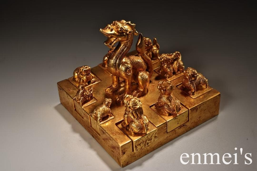 中国古美術・旧蔵鎏金の龍印鑑玉璽・瑞獣・純銅制・高浮彫・置物・文房・風水・箱付き