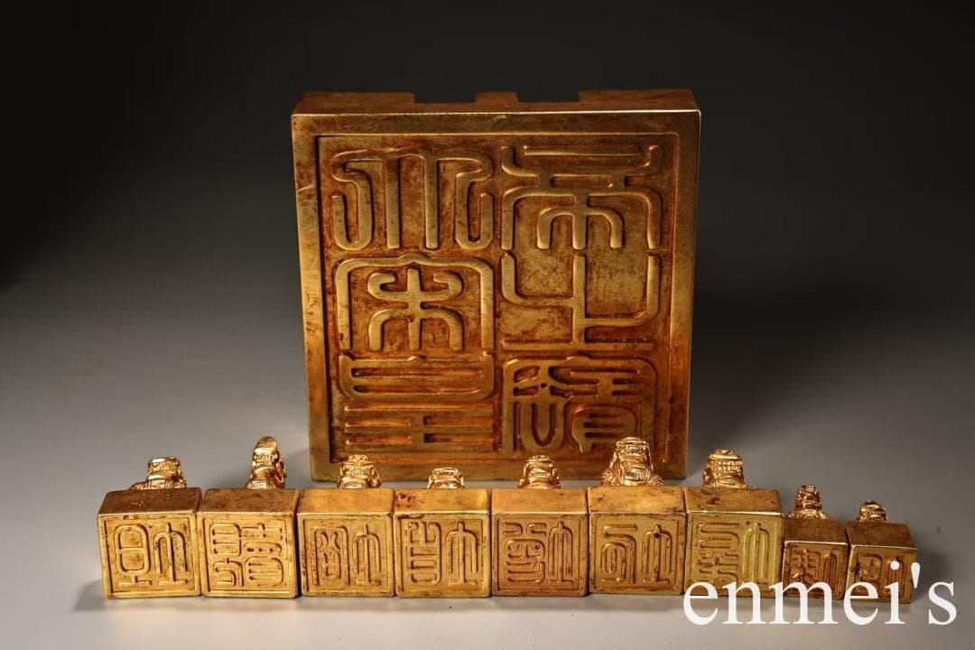 中国古美術・旧蔵鎏金の龍印鑑玉璽・瑞獣・純銅制・高浮彫・置物・文房・風水・箱付き