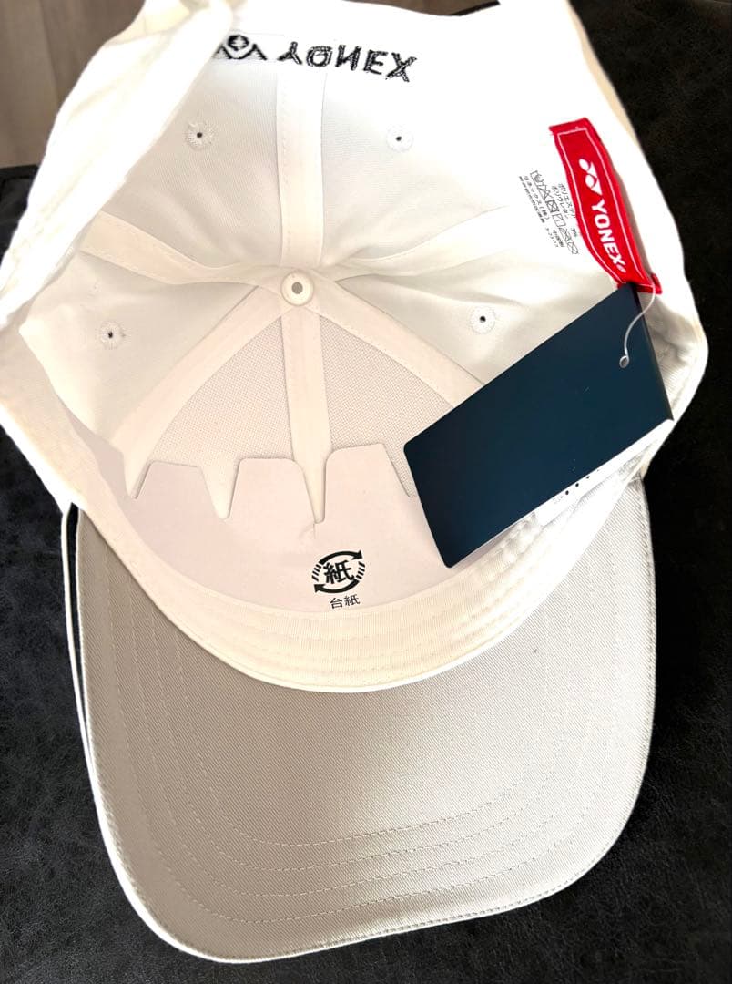 岩井姉妹サイン入りYONEX ホワイトキャップ です