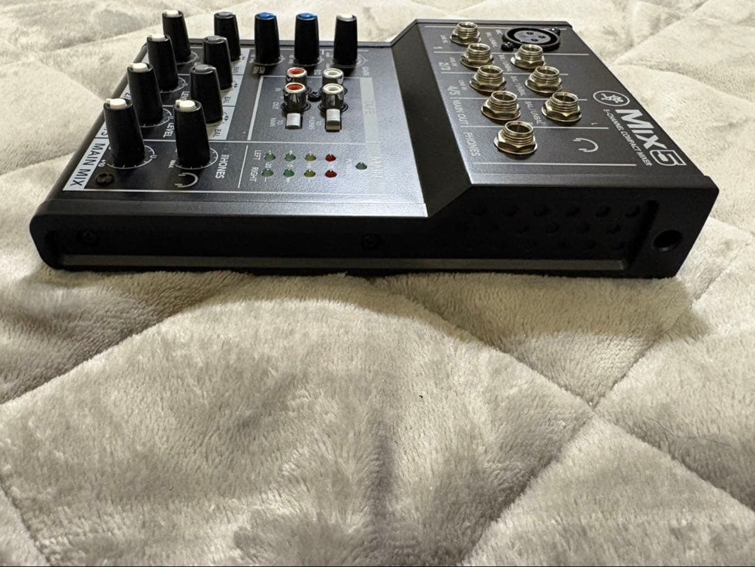 Mackie Mix5 5チャンネルアナログミキサー