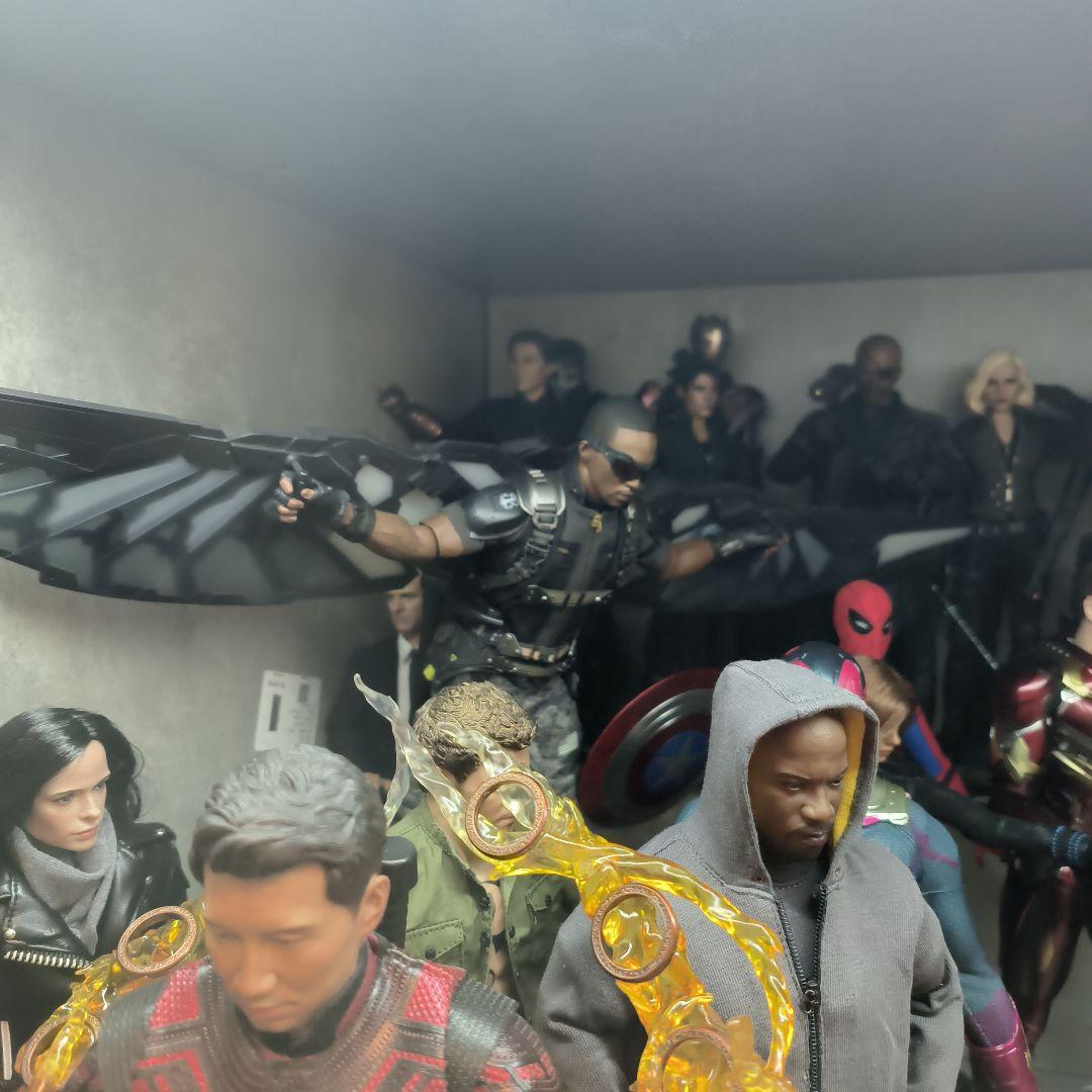 ホットトイズ キャプテン・アメリカ/ウィンター・ソルジャー ファルコン