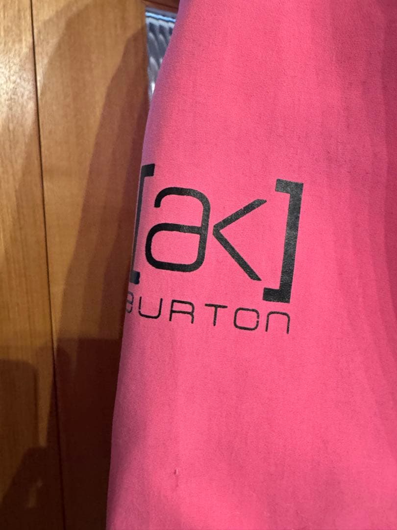 Burton [ak] GORE-TEX ピンクジャケット