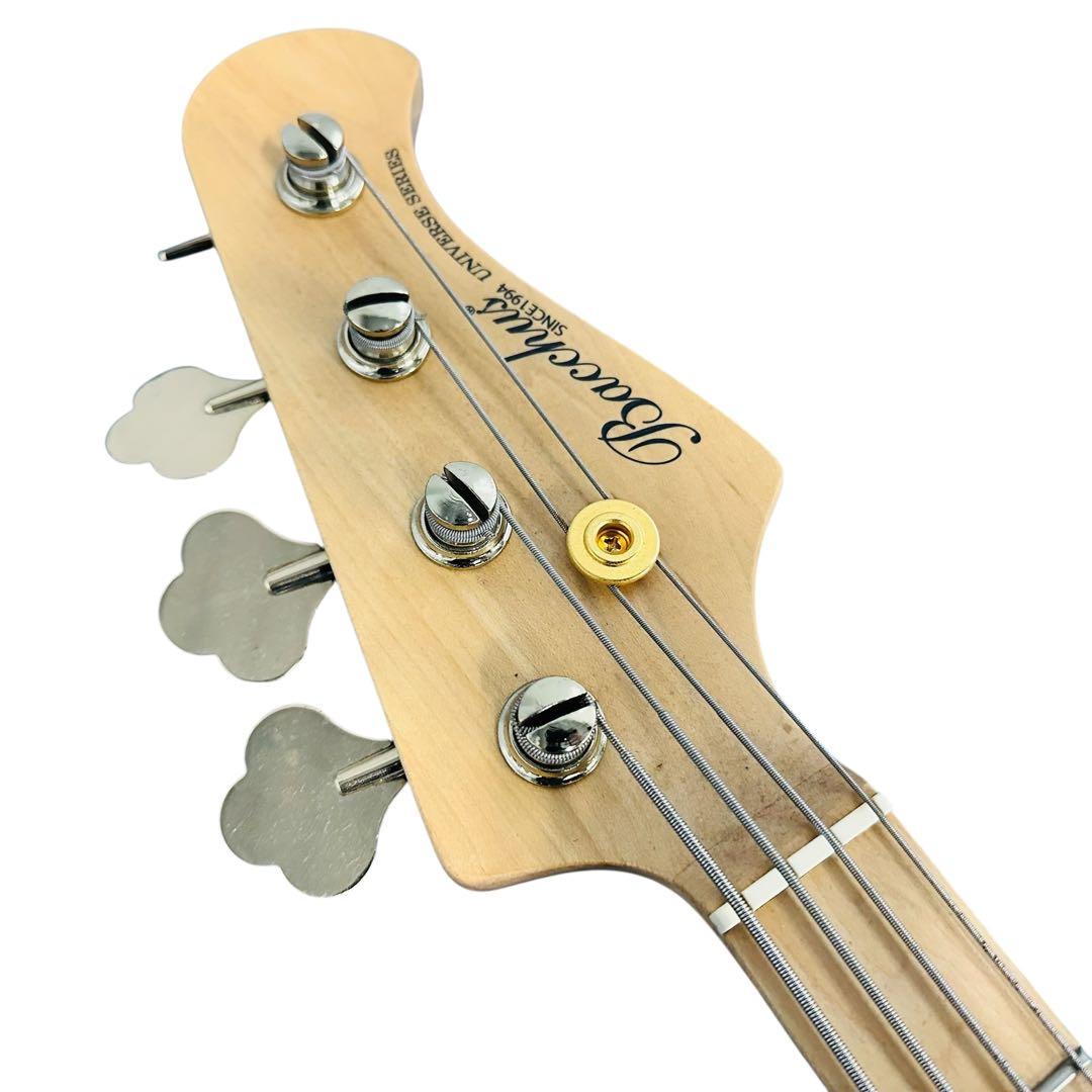 bacchus バッカス　エレキベース　ホワイト色