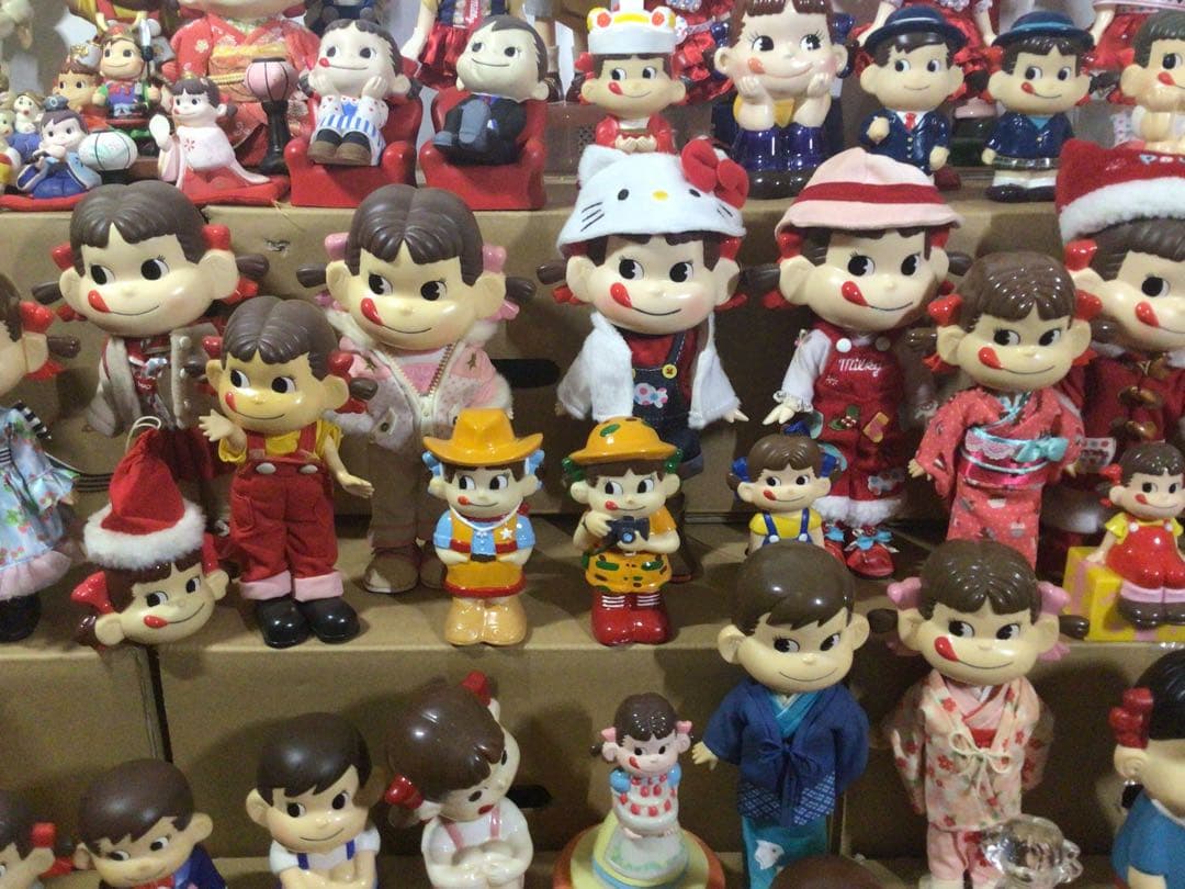 引退コレクション♪不二家 FUJIYA ペコちゃん人形 グッズ 総数200点以上