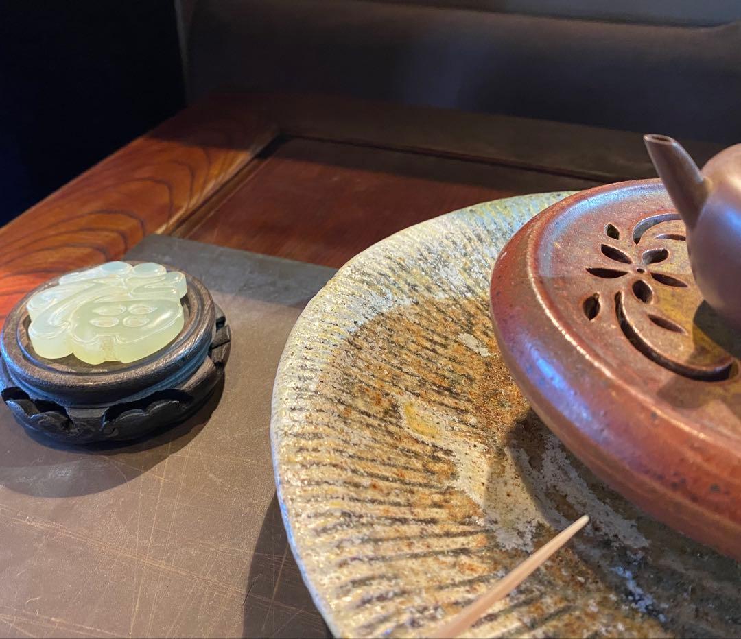 古和田玉 翡翠 鑑賞台付・ヴィンテージ　レア ・オブジェ・鼻煙壺 ・台湾茶器