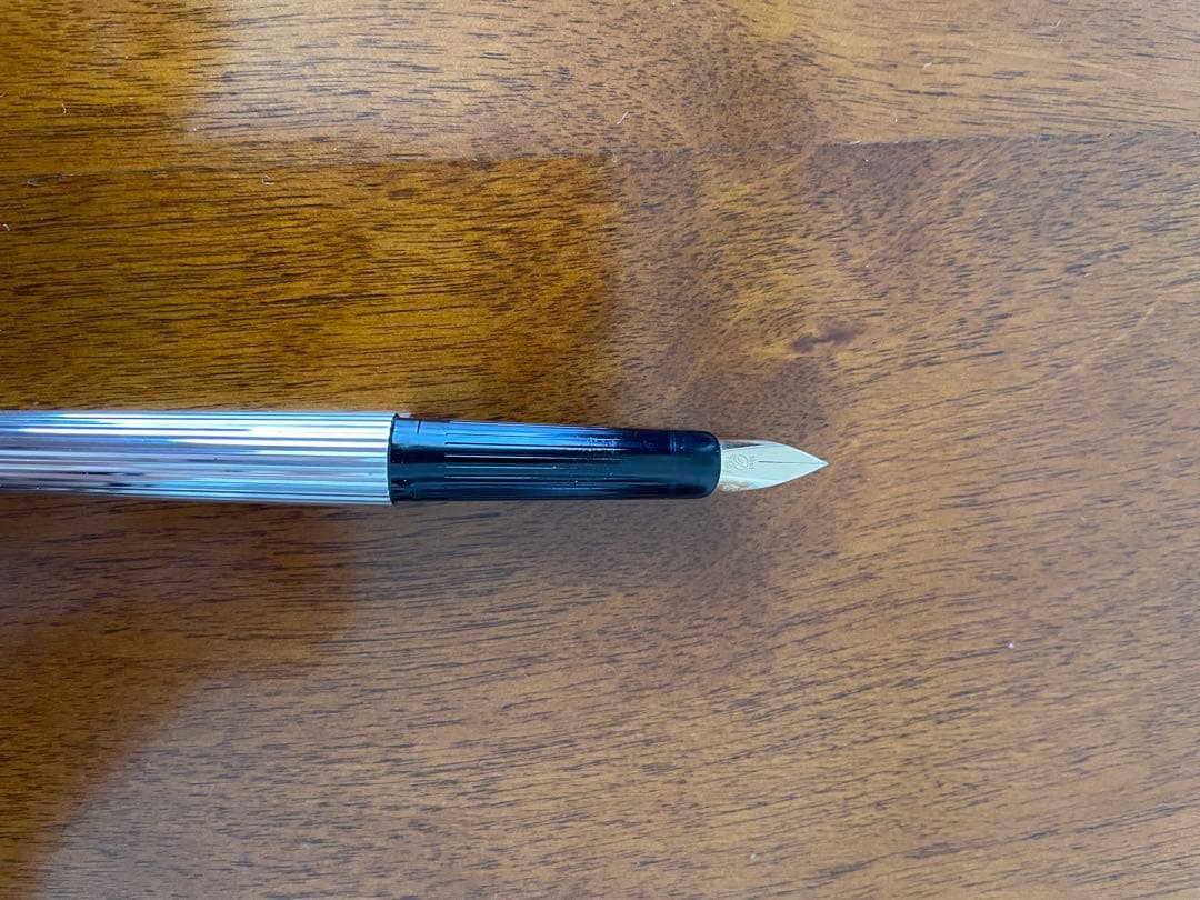 デュポン 万年筆 46870 ソリッド・シルバー S.T.Dupont