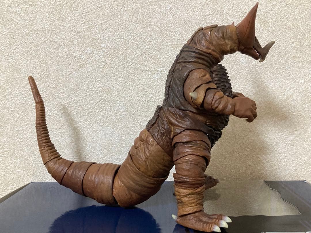 S.H.Figuarts　ゴルザ　ゴモラ