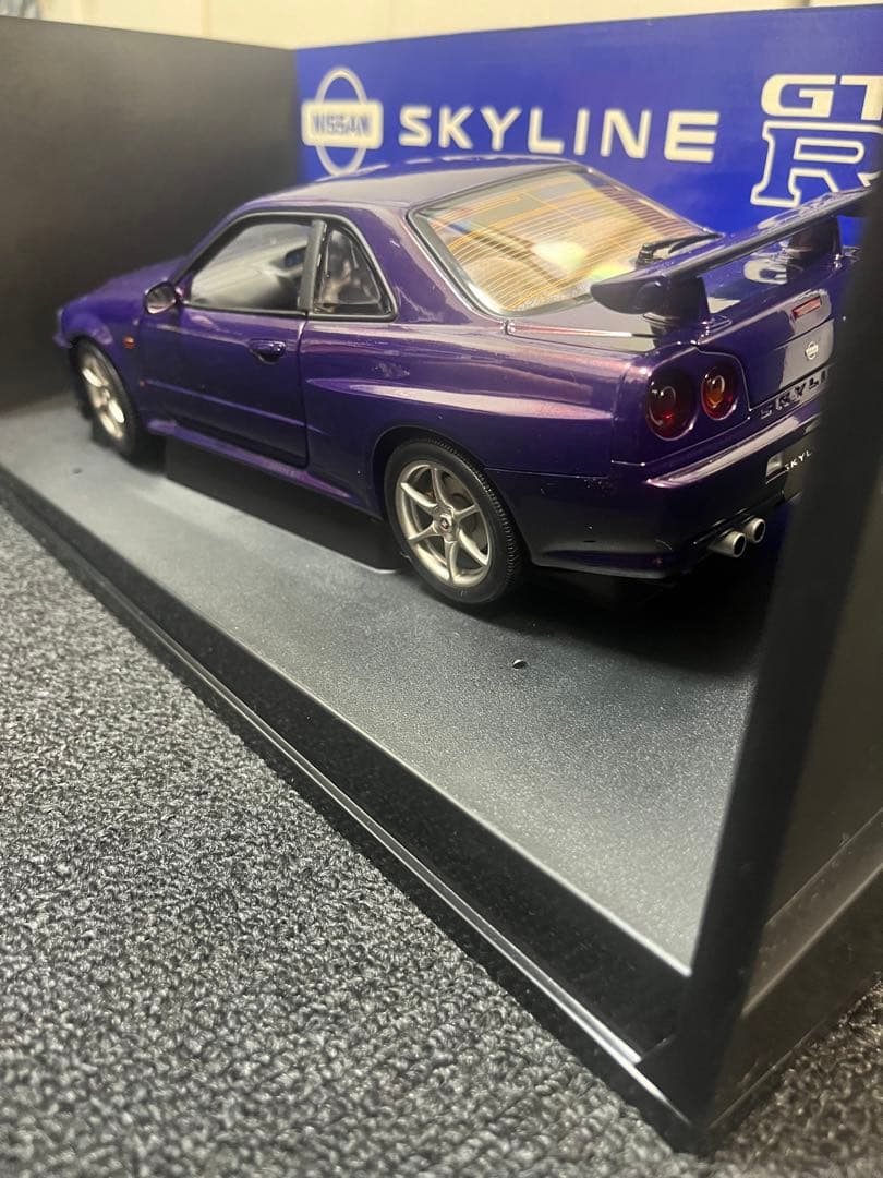 AUTOart  NISSAN SKYLINE GT-R R34【１／１８】