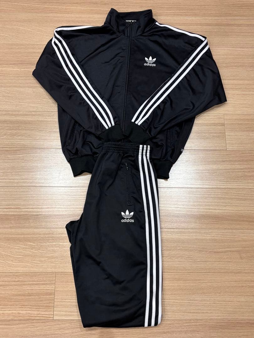 アディダス　ジャージ上下セット