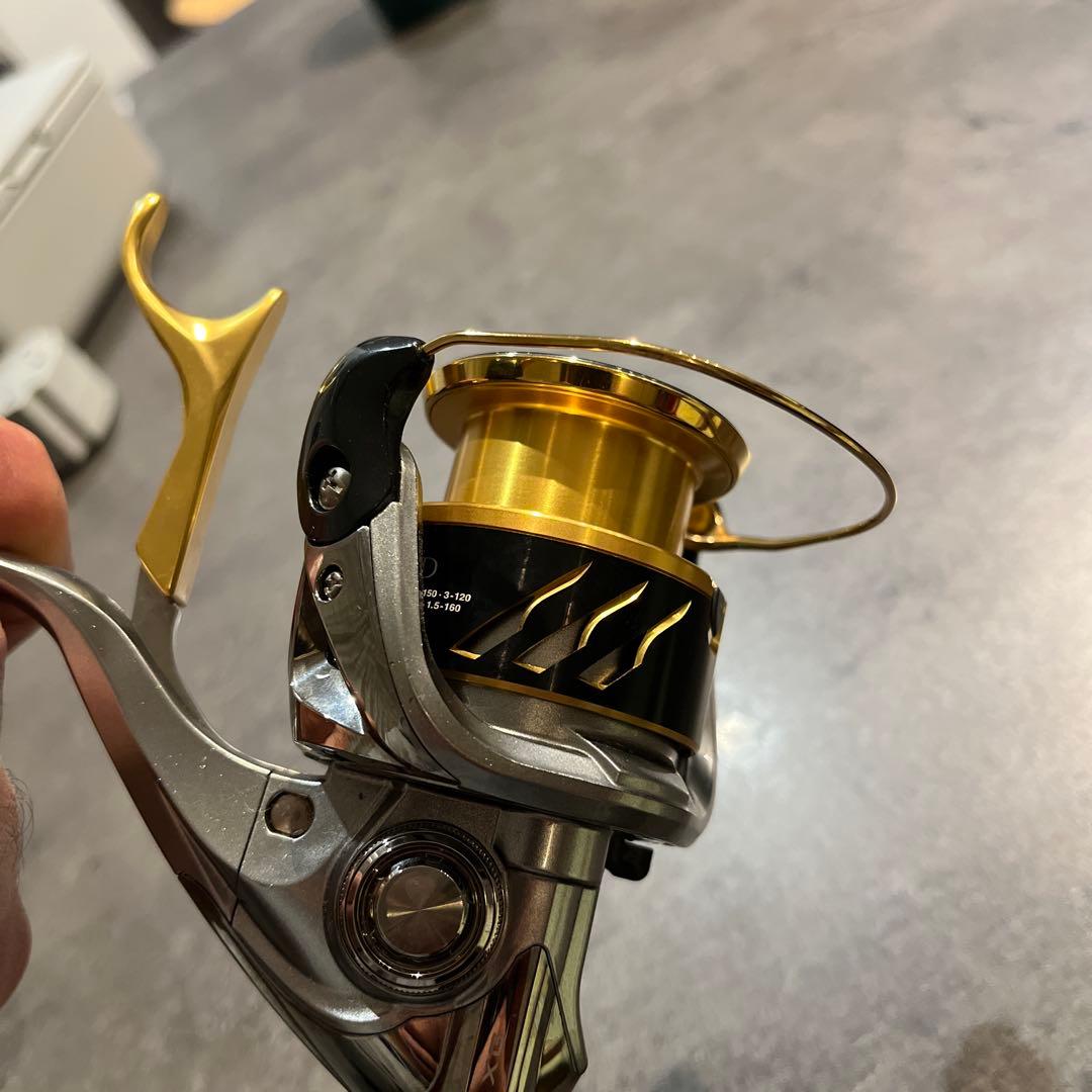 16デスピナBB-X2500DXGDESPINA スピニングリール　①