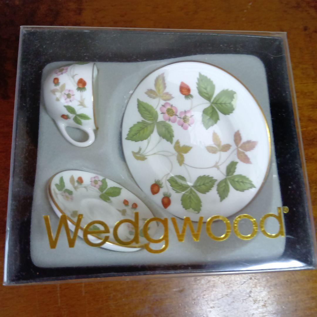 ウェッジウッド ワイルドストロベリー ミニチュアティー（コーヒー）セット