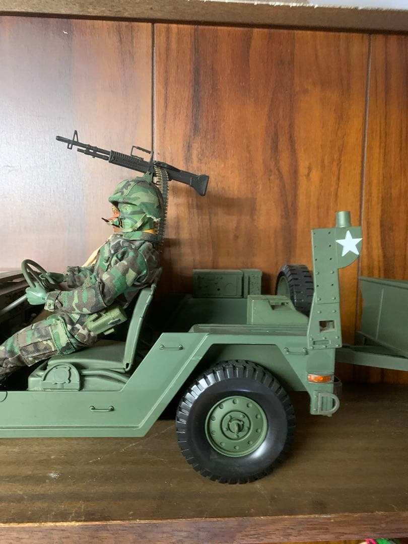 GIジョー　フィギュア付き　ジープ&トレーラー センチュリートイズ　JEEP