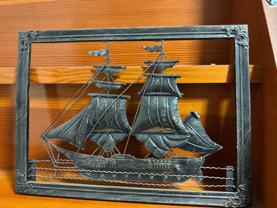 船の金属製装飾アート　アンティーク　インテリア　帆船　額縁　アルミ