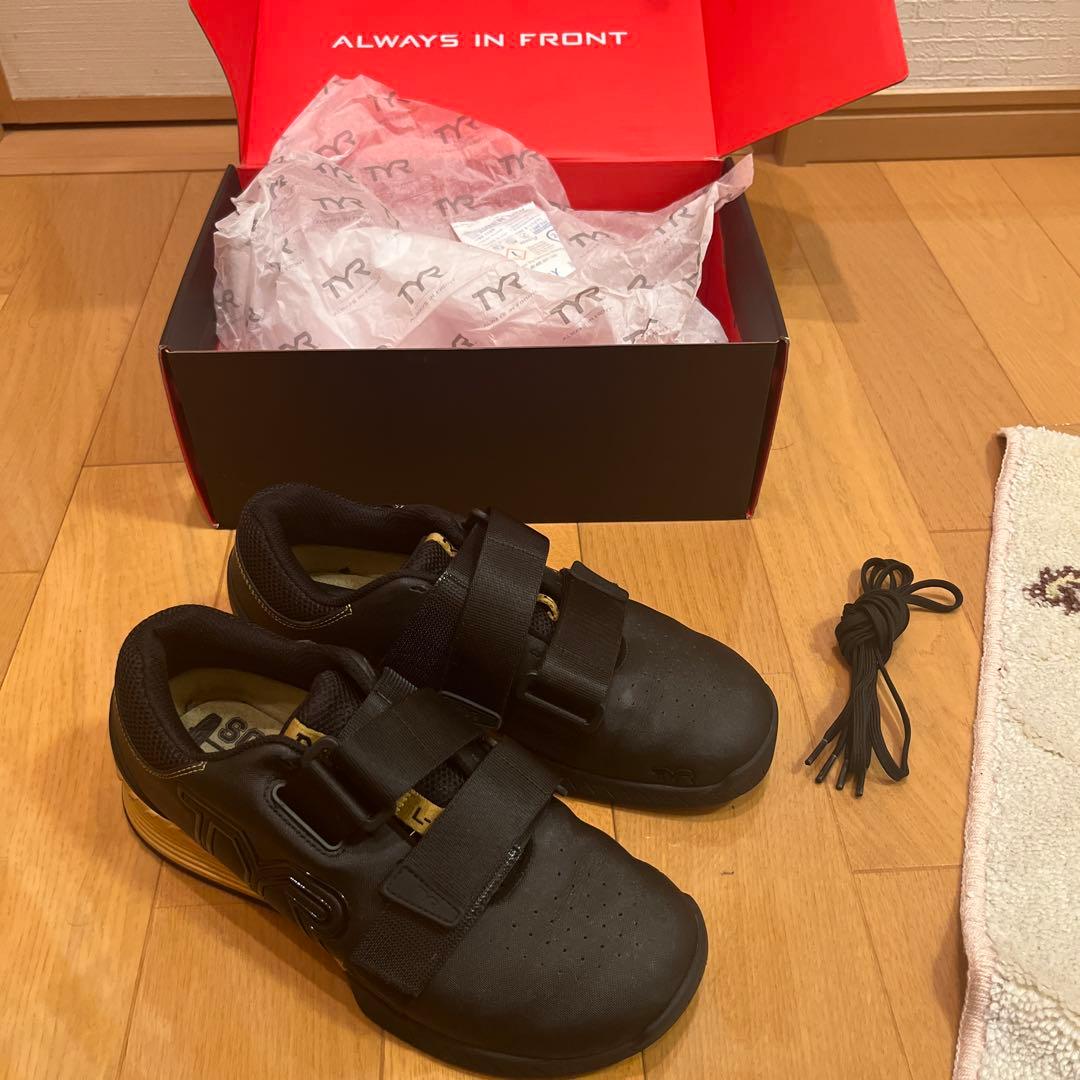 TYR トレーニングシューズ ブラック/ゴールド