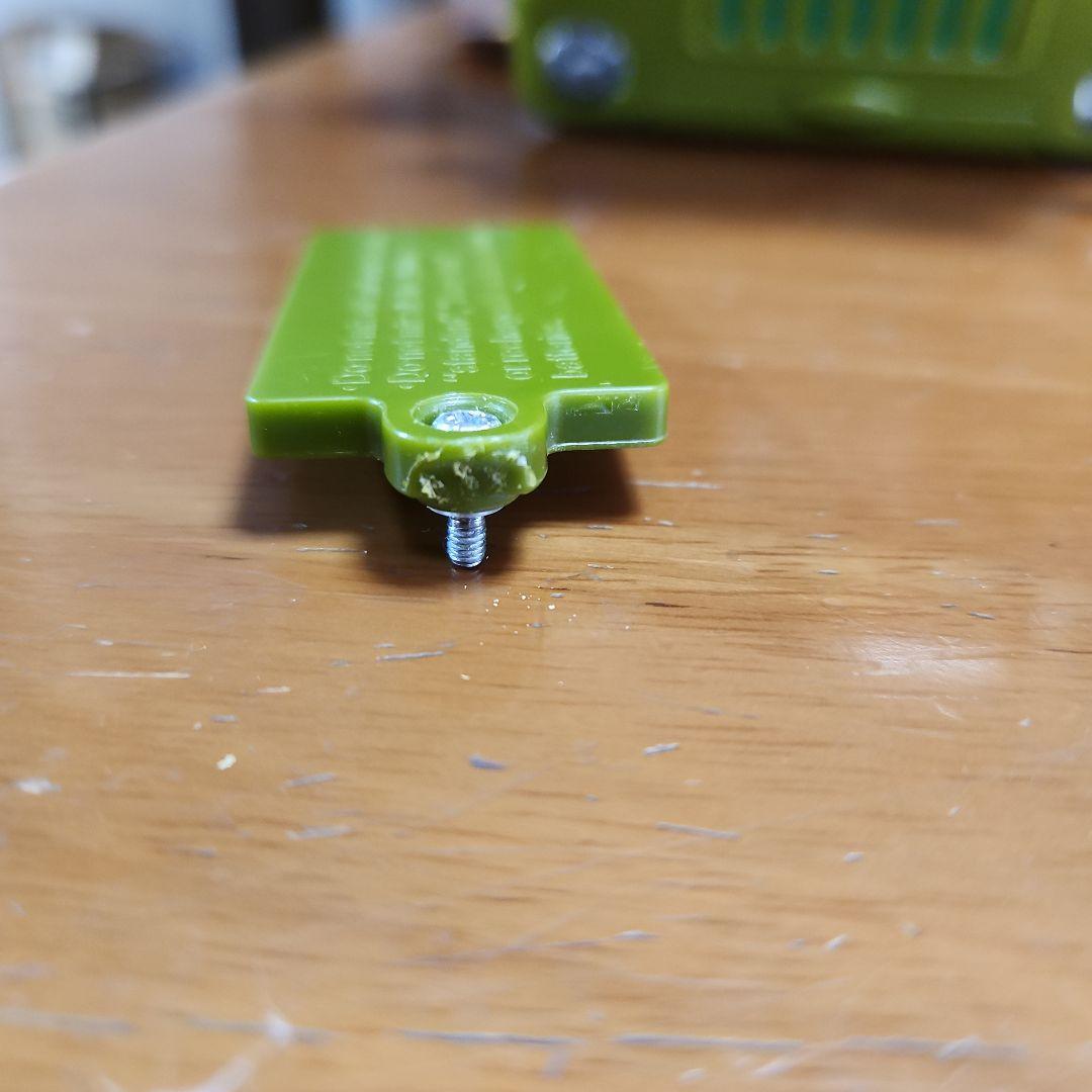 M&M's ミニカー 緑色 キャラクター付き