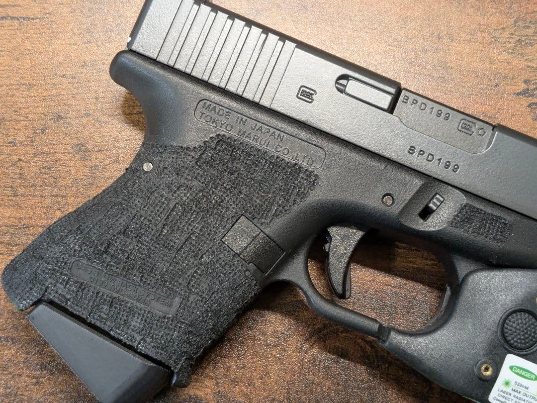 東京マルイ　グロック26 カスタム　ウェポンライト充電式