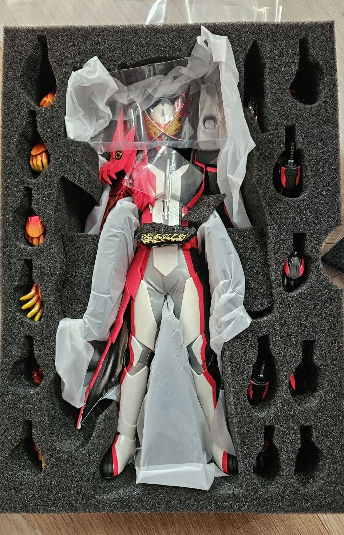 RAH GENESIS 仮面ライダーセイバー ブレイブドラゴン
