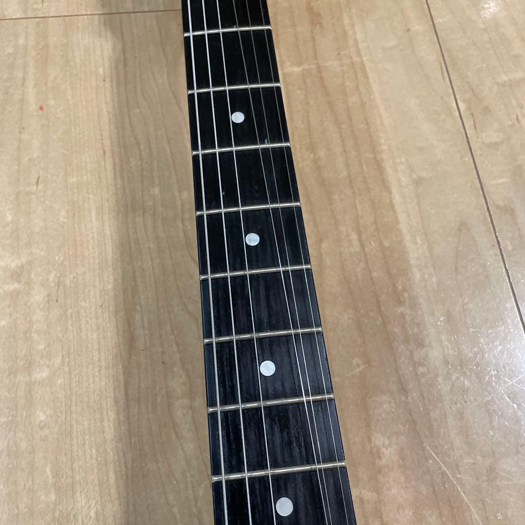 新型　フォトジェニック　ストラトキャスタータイプ　弦高調整済み　です