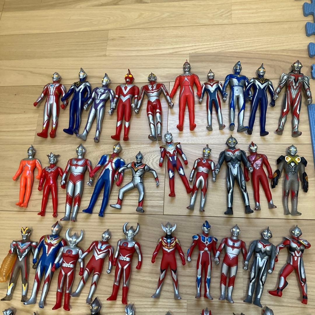 ウルトラマンシリーズ フィギュア 100体　まとめ売り　おまけ付き