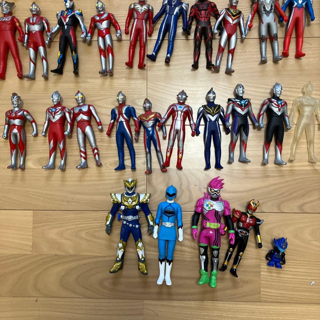ウルトラマンシリーズ フィギュア 100体　まとめ売り　おまけ付き