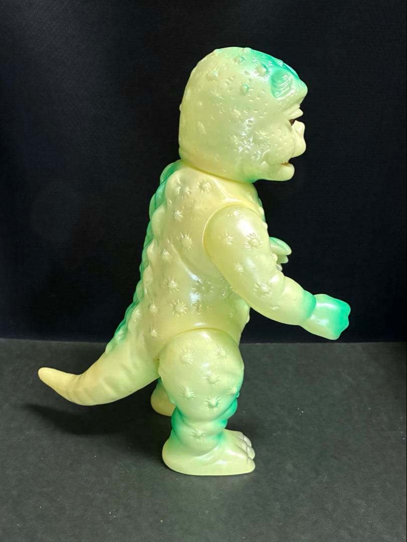 ■ブルマァク ミニラ 蓄光 ソフビ