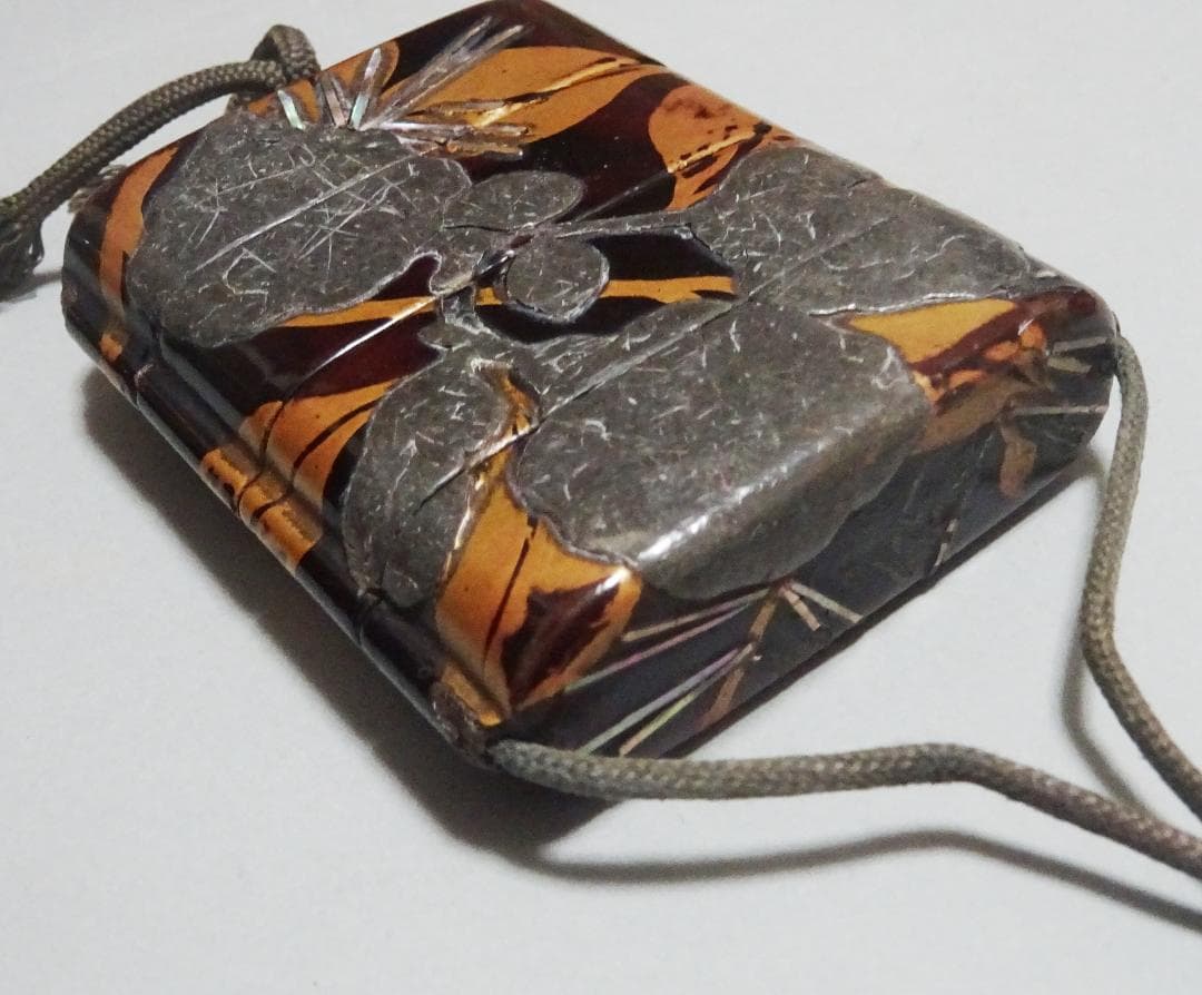 ◆光琳蒔絵印籠◆松山茶花蒔絵鉛螺鈿◆江戸中期◆