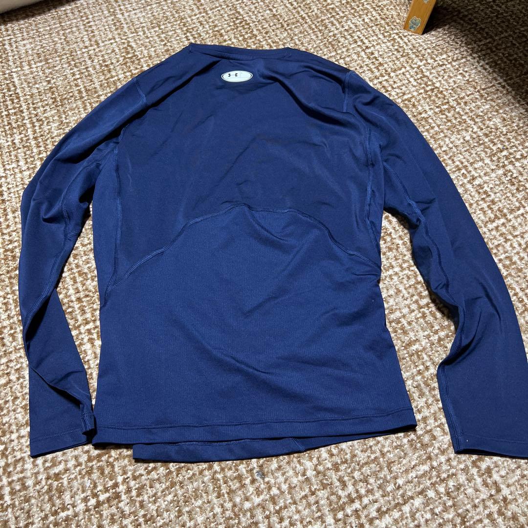アンダーアーマー新品タグ付き　ネイビー上下セット