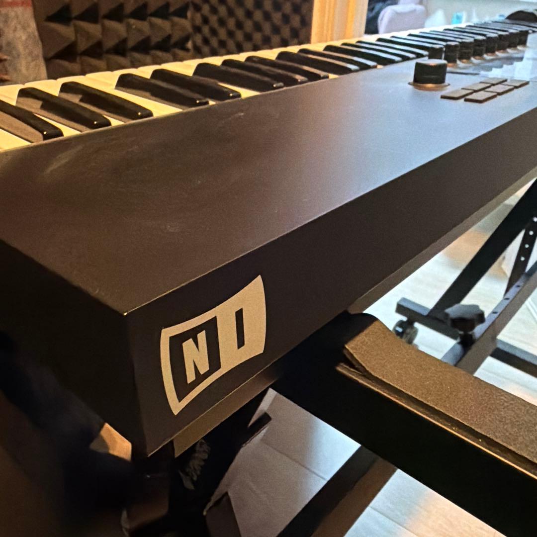 KOMPLETE KONTROL S61 mk2 MIDIキーボード