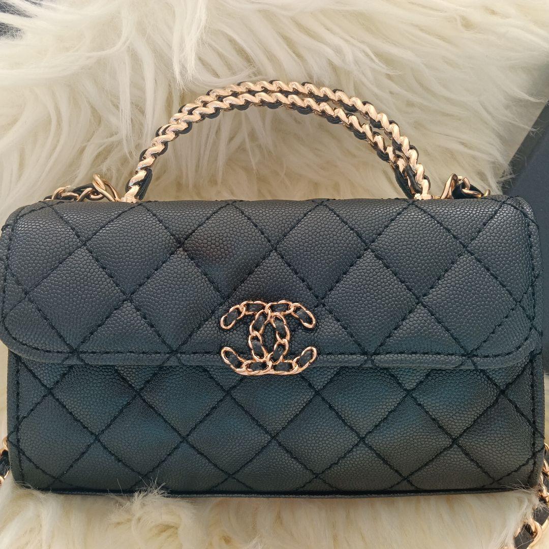 CHANEL〈シャネル〉ノベルティ　ブラックショルダーバッグ　ブラックシャドー