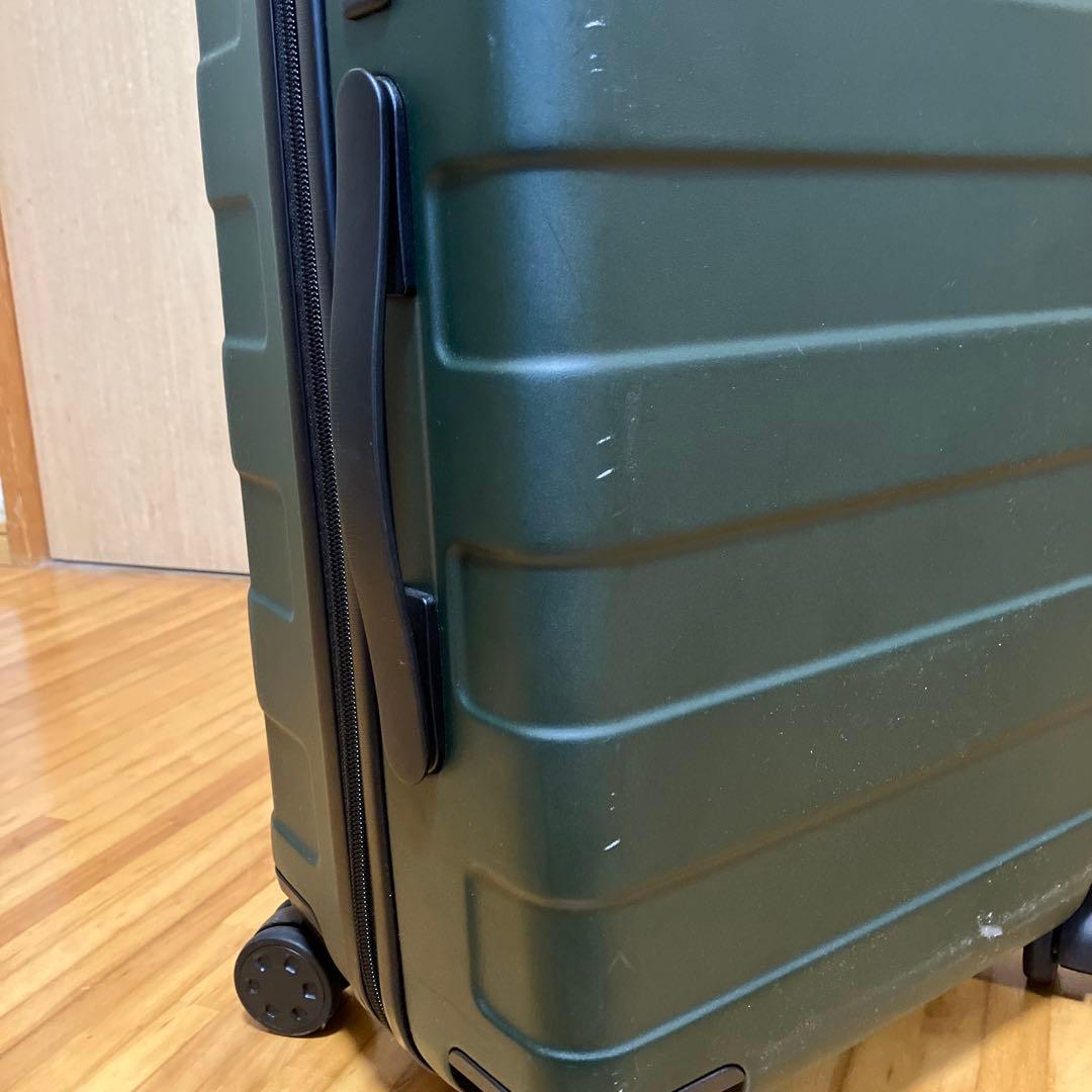 バーを自由に調節できる　ハードキャリーケース（３６Ｌ）　色:カーキ