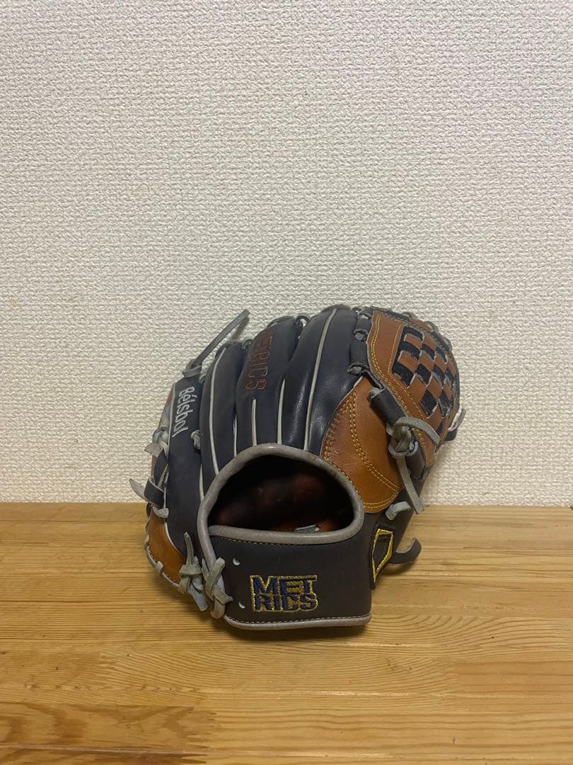 野球　メトリクス硬式用グラブ　内野手用　店舗別注