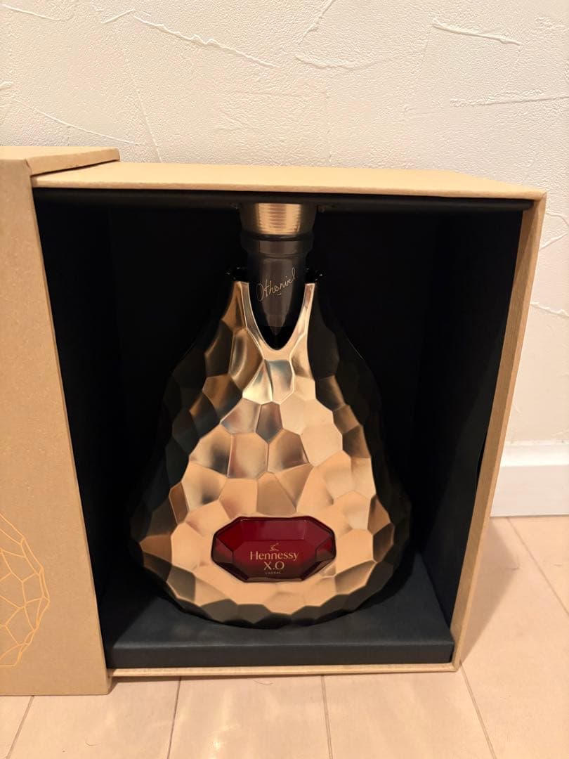 ヘネシーXO 限定品　Jean-Michel Othonvel
