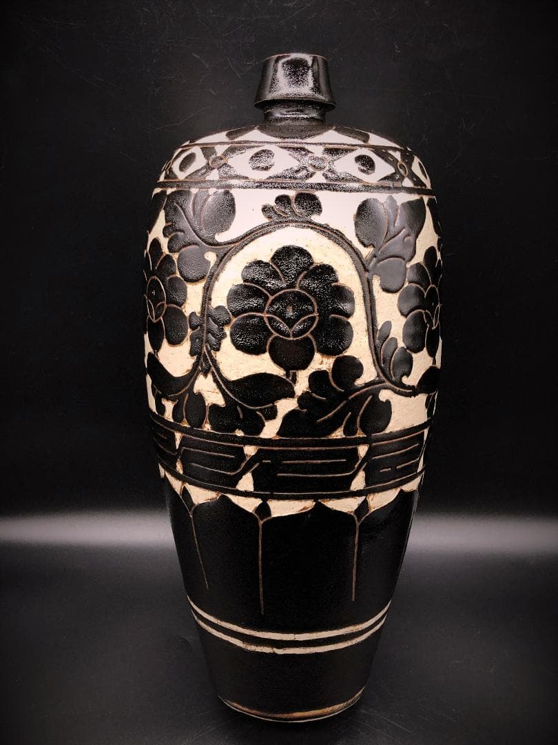 【 北宋磁州窯　黒掻落し瓶 】　草花文　骨董　中国古玩