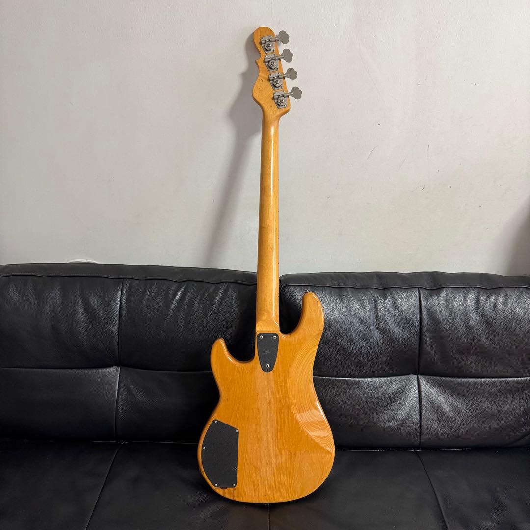 G&L「L-2000 USA フレットレスベースNatural」