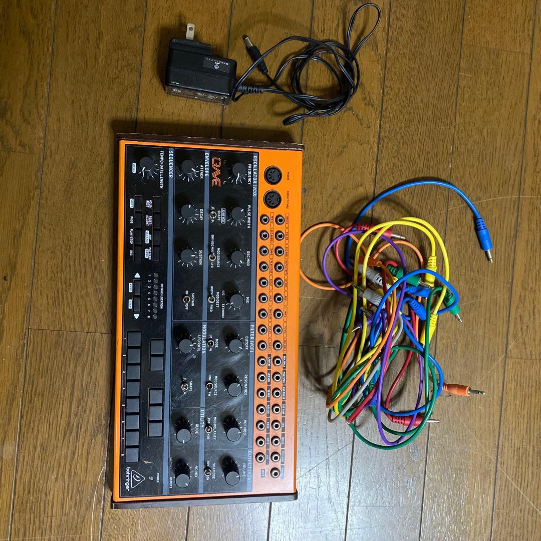 Behprginger CRAVE セミモジュラー　モジュラーシンセサイザー中古