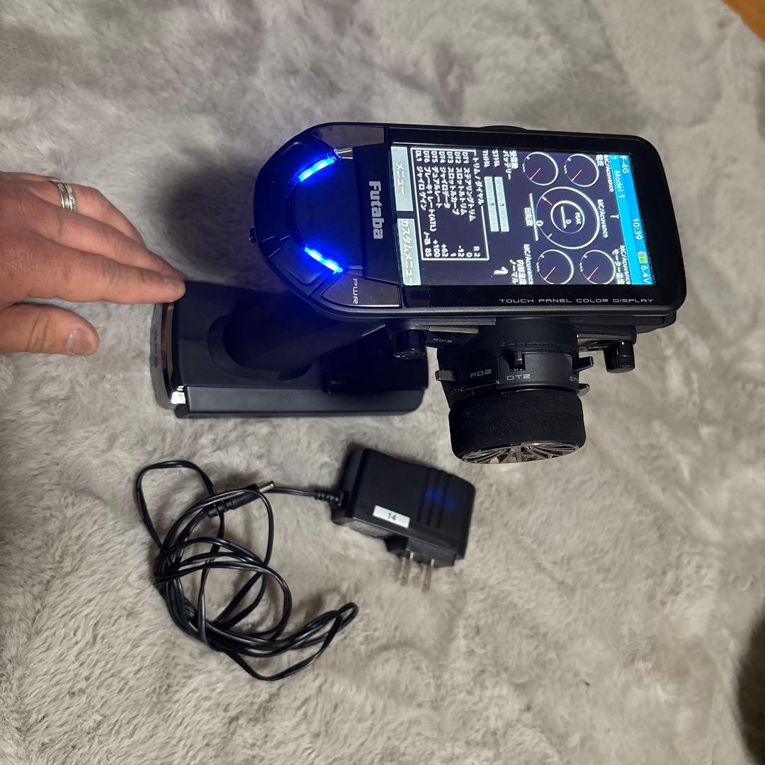 カーボンファイバー ラジコンカー