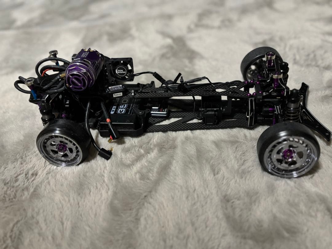 カーボンファイバー ラジコンカー