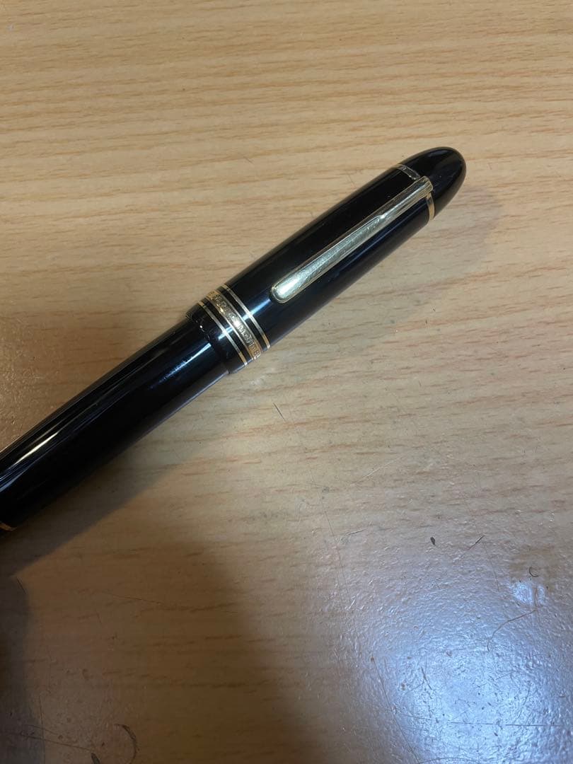 MONT BLANC 万年筆 黒 樹脂製 専用ケース付き