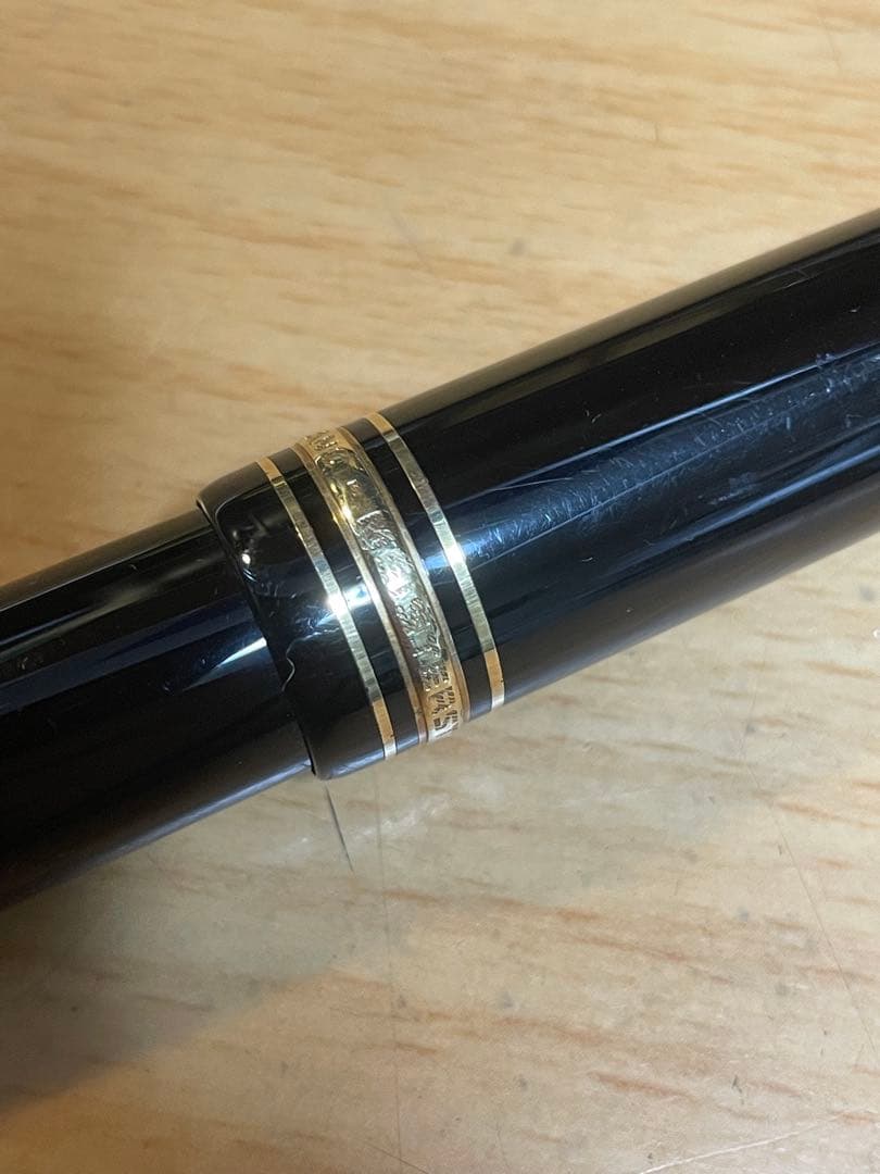 MONT BLANC 万年筆 黒 樹脂製 専用ケース付き