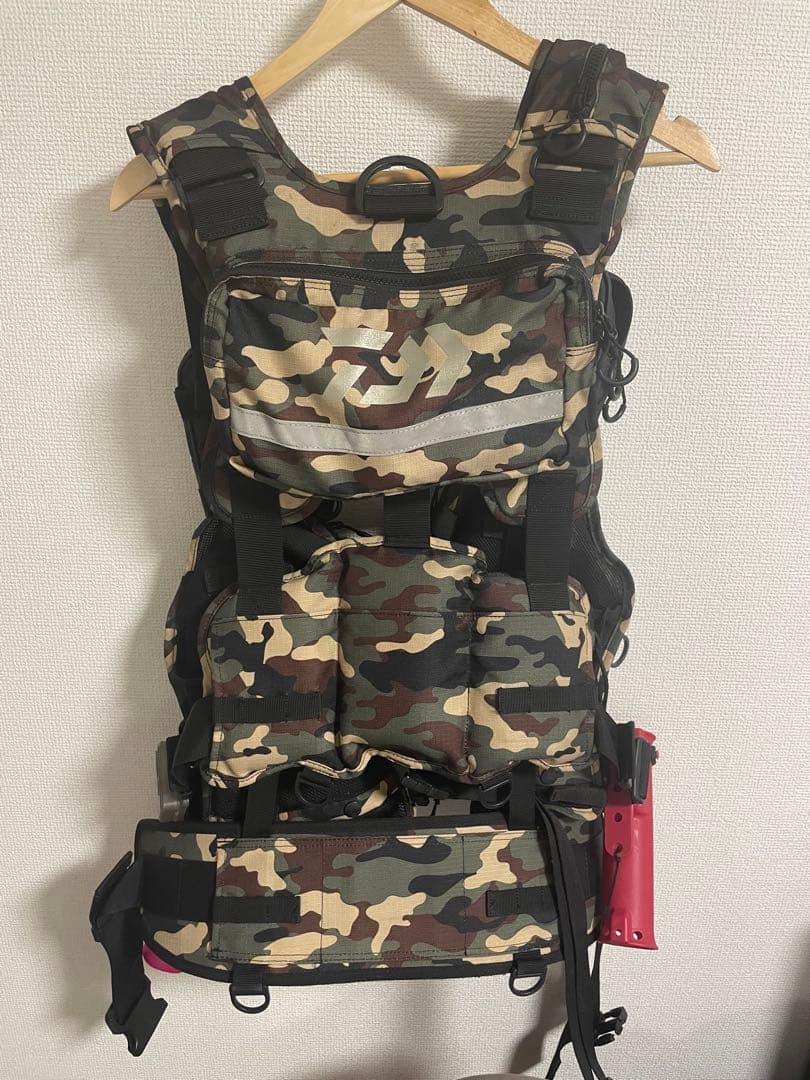 ダイワ　フローティングベスト　カモ　付属品多数