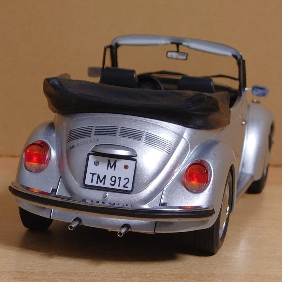 1/18 フォルクスワーゲン ビートル 1303 シルバー カブリオレ 1973