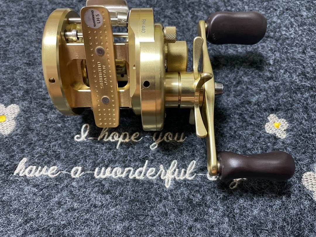 こ*ろ様 ⭐ SHIMANO(シマノ)カルカッタコンクエスト200