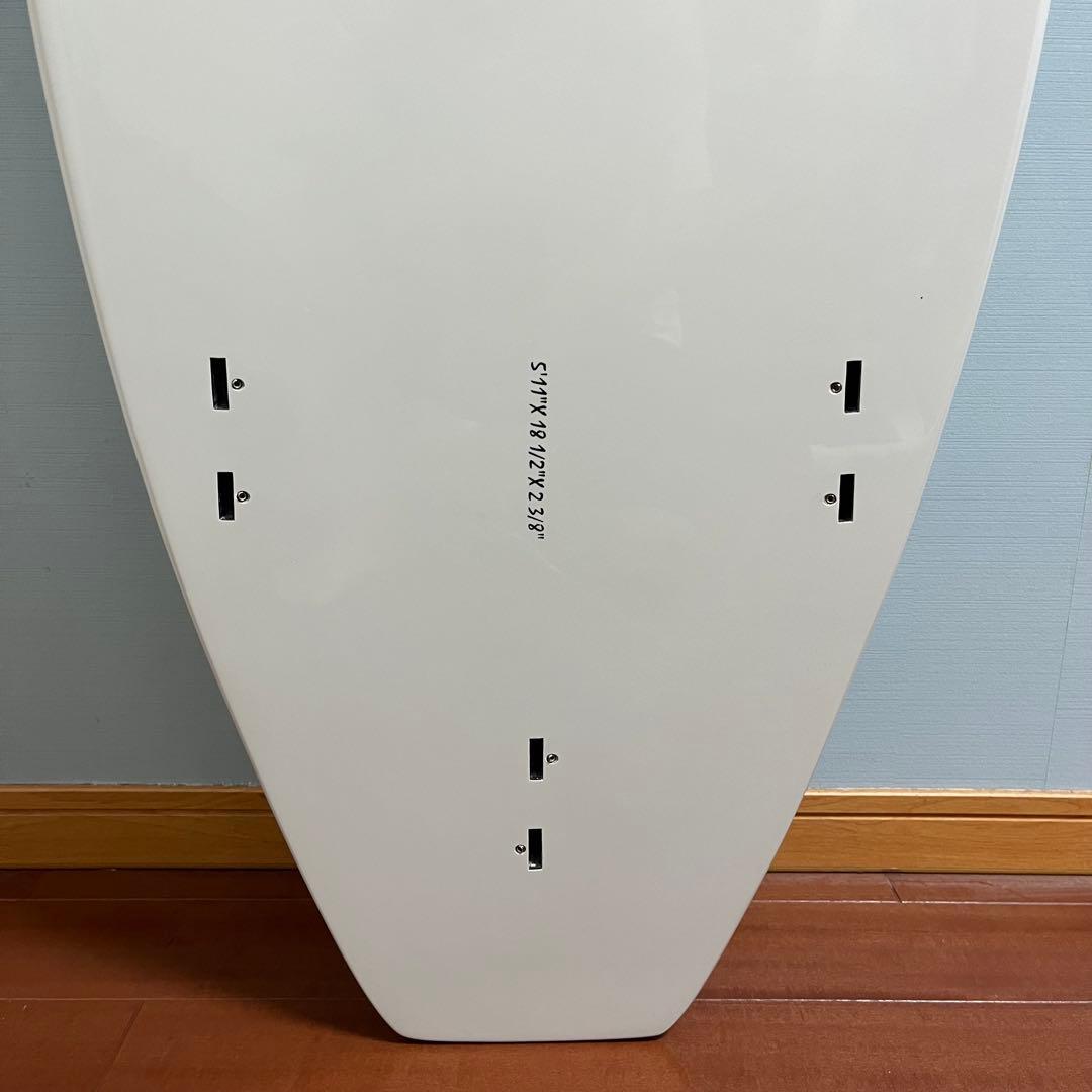 サーフボード　5'11''　EPS　新品同様