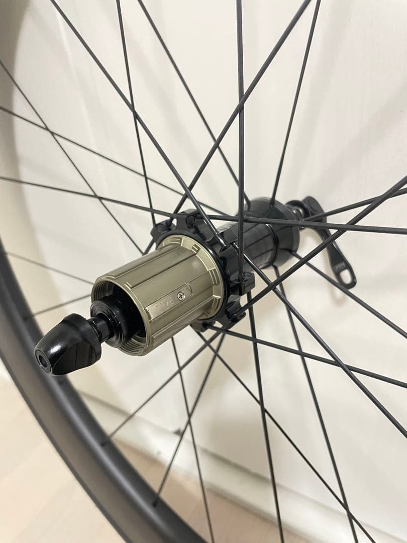 HUNT 62 カーボン Aerodynamicist ホイールセット　タイヤ付