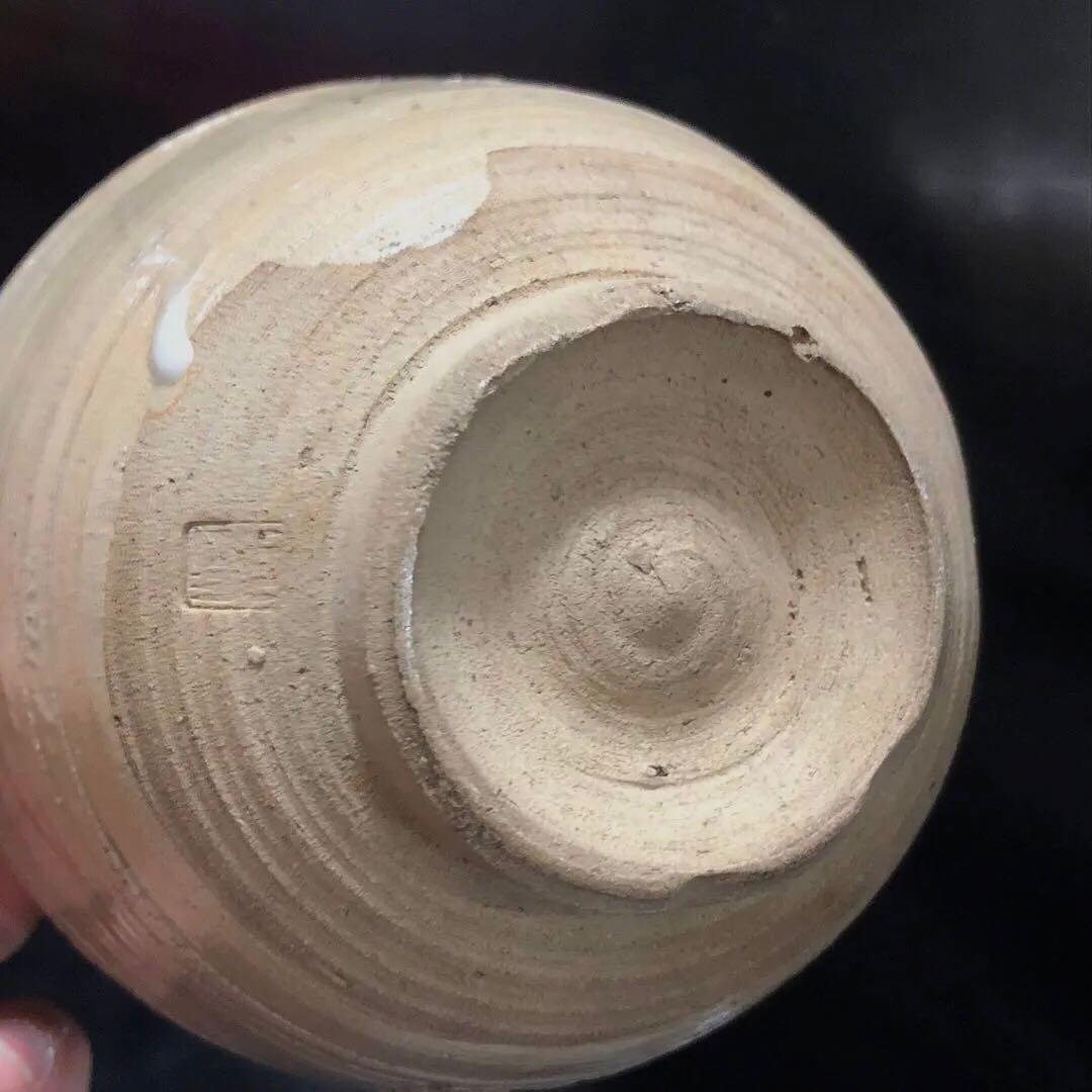 究極の古美術◆蔵から中国骨董と思われる華の紋様が可愛い抹茶茶碗が出て来ました。