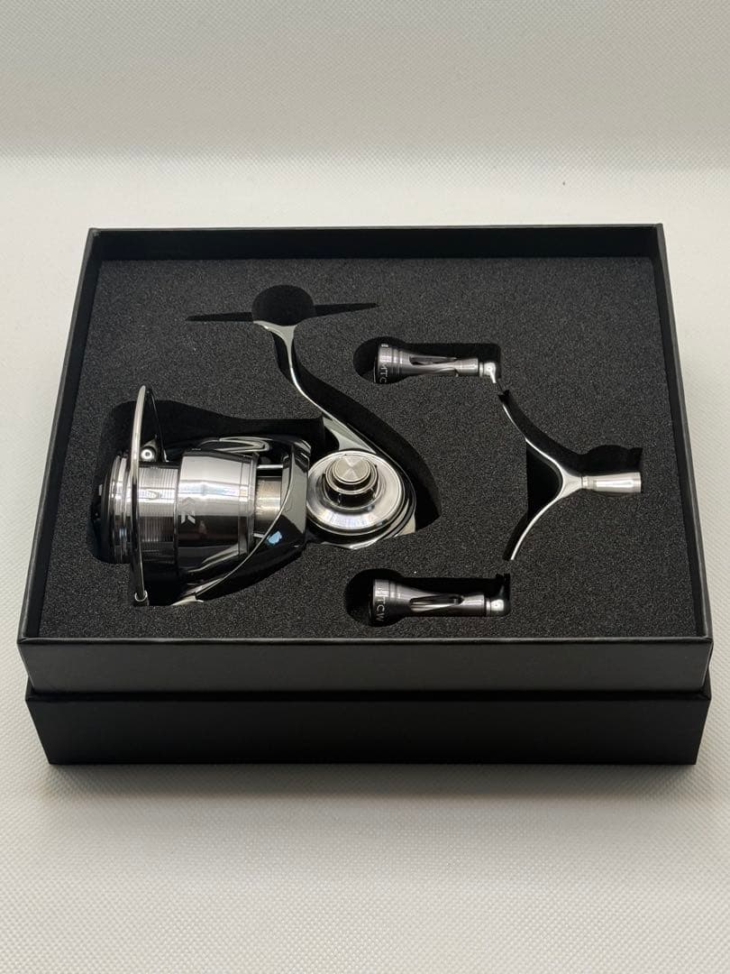 DAIWA 22 EXIST LT2500S-DH スピニングリール　極美品